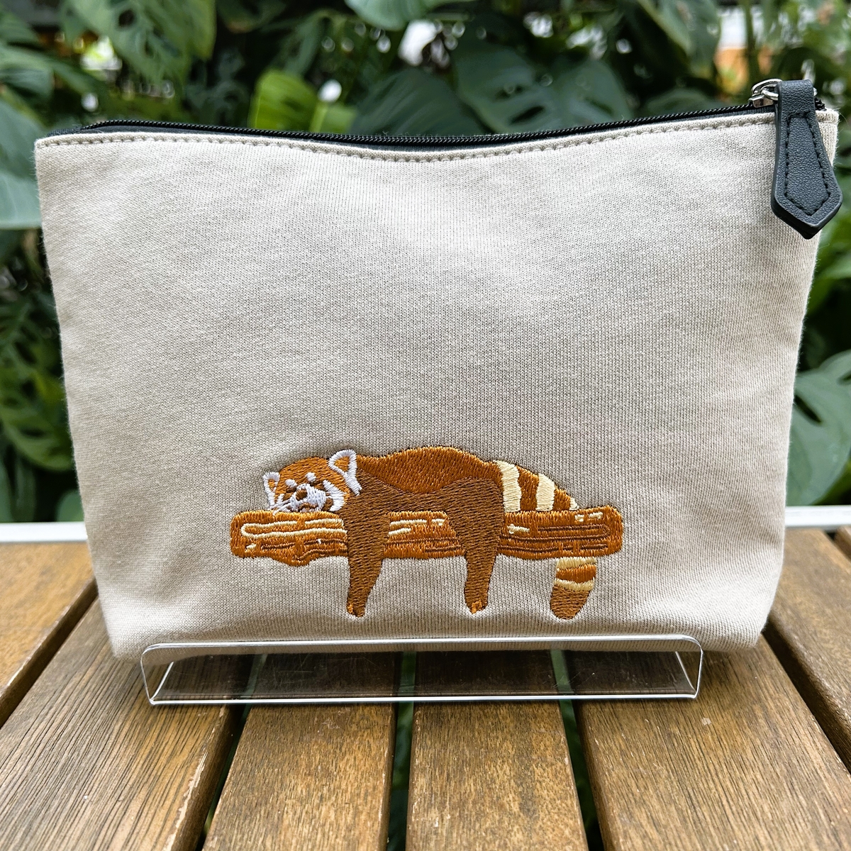 レッサーパンダ サガラ刺繍ポーチ | 神戸どうぶつ王国NS